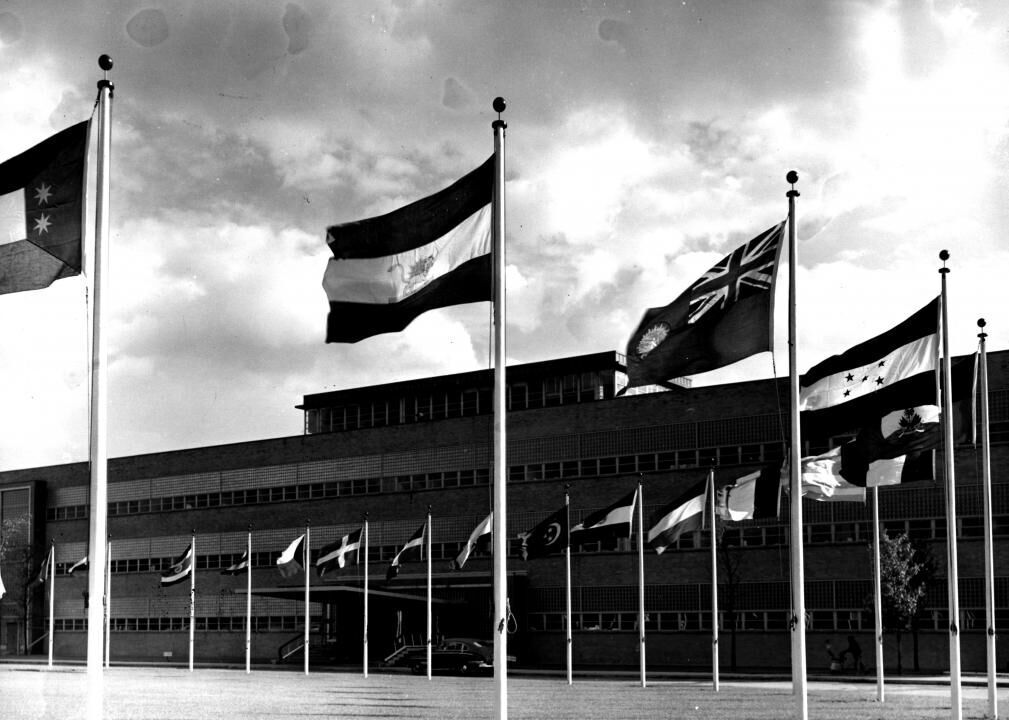 1952: UN headquarters completed